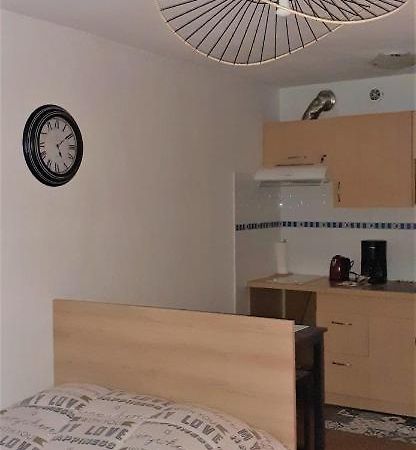 Agreable Logement Proche De La Gare Et Du Polygone Apartment Beziers Bagian luar foto