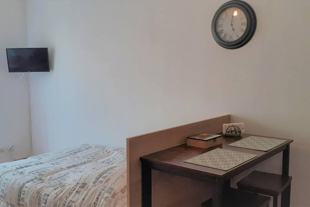 Agreable Logement Proche De La Gare Et Du Polygone Apartment Beziers Bagian luar foto